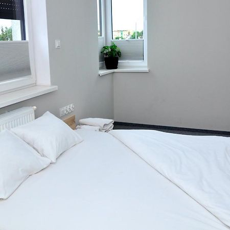 Pokoje, Apartamenty, Restauracja Marcus Оборники Екстер'єр фото
